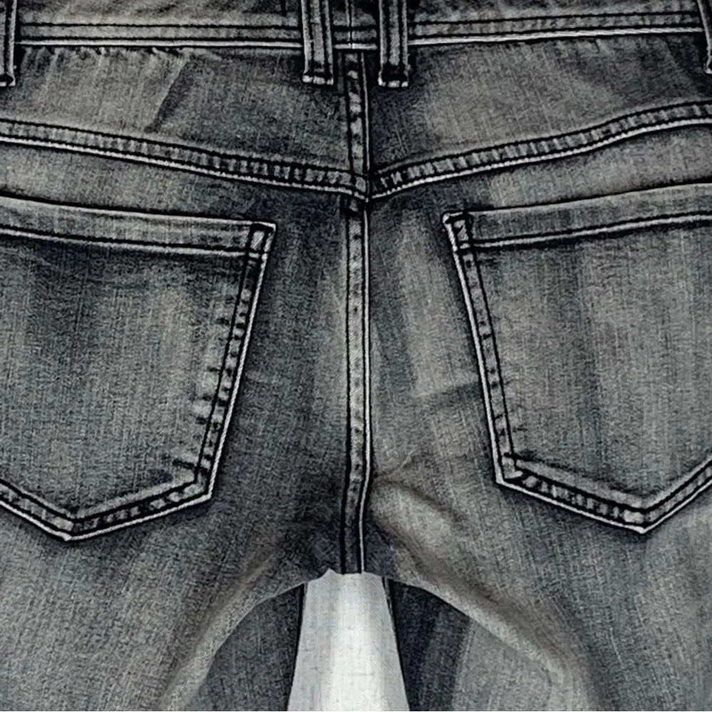 Free People~Women’s‎ Gray Wash Distressed with Holes Skinny Jeans~Sz 27 - Picture 11 of 15